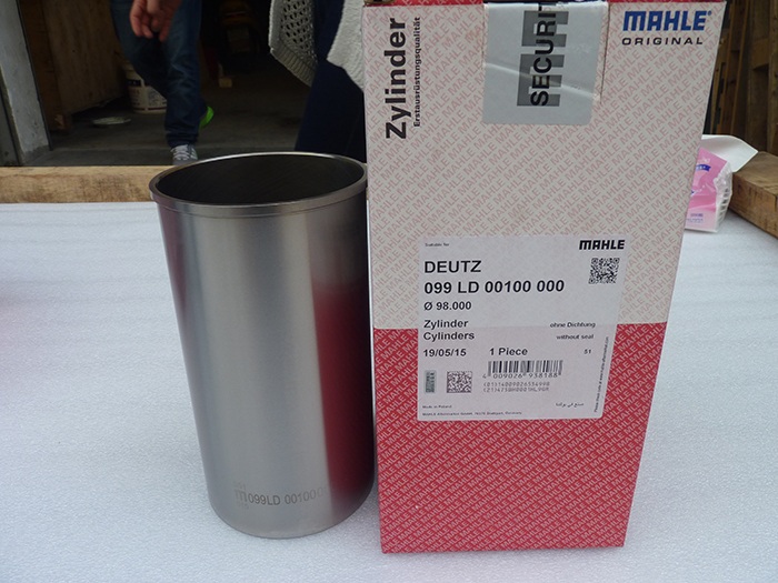 二手发动机配件